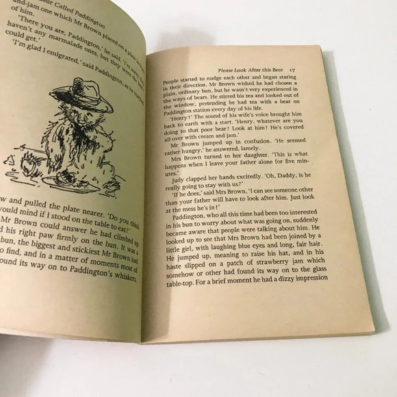 Vtg 1972  Bear Called Paddington The Air Armada Lion Book Paperback Michael Bond - Picture 12 of 16